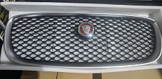 Решетка радиатора Jaguar XF 2016