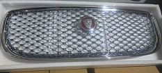 Решетка радиатора Jaguar XE 2017